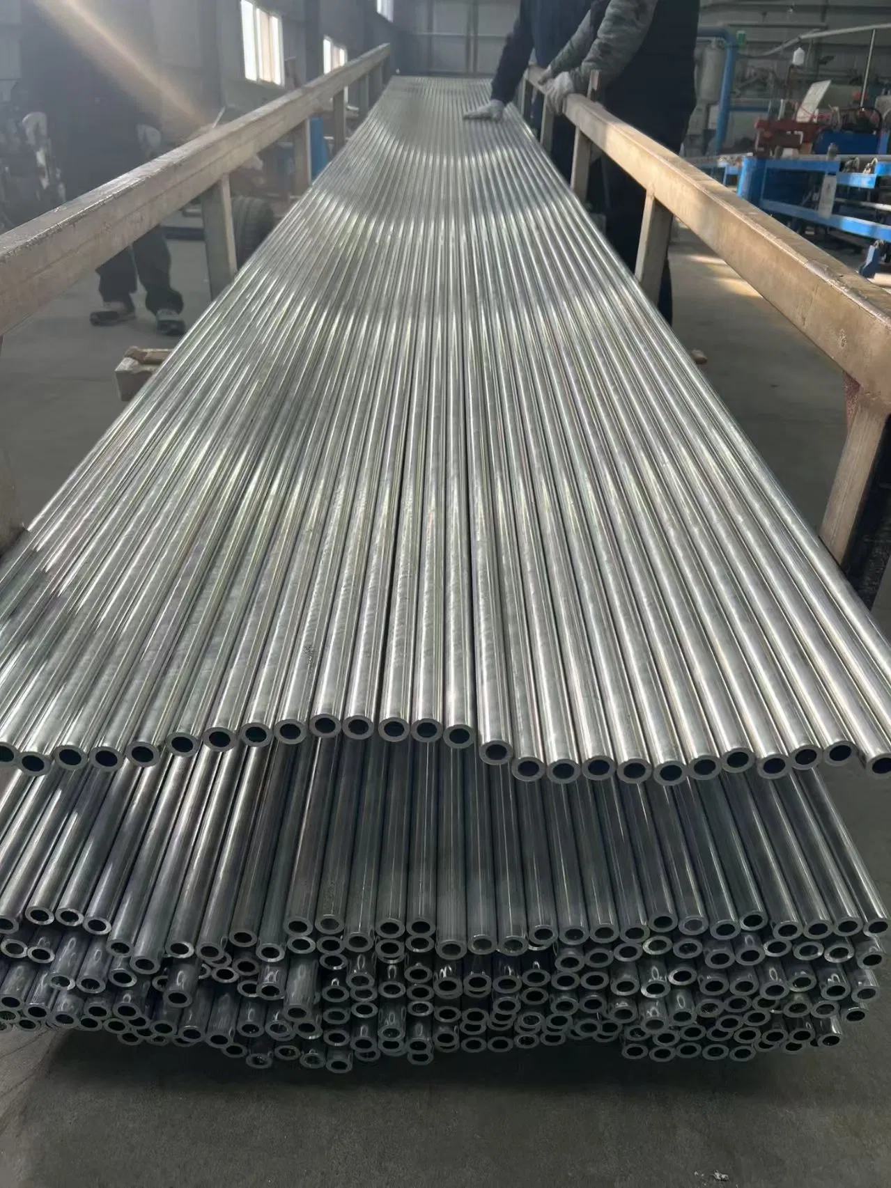 6061 Extrusion OEM Competitive Price Shining Color Anodized Aluminum Oval Pipe