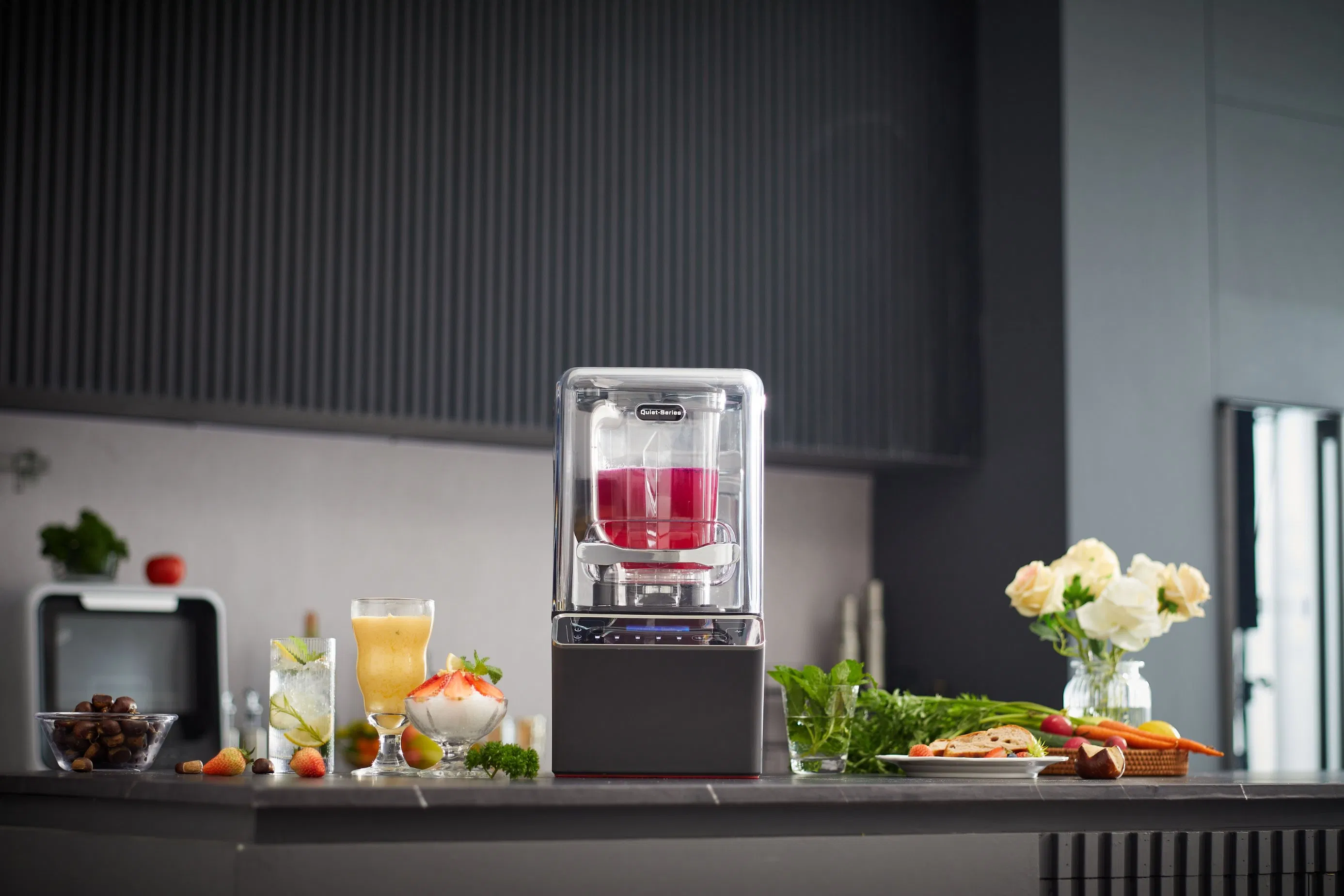 Multifunction Smoothie Juice Food Processor with Lownoise Cover Vacuum Commercial Blender