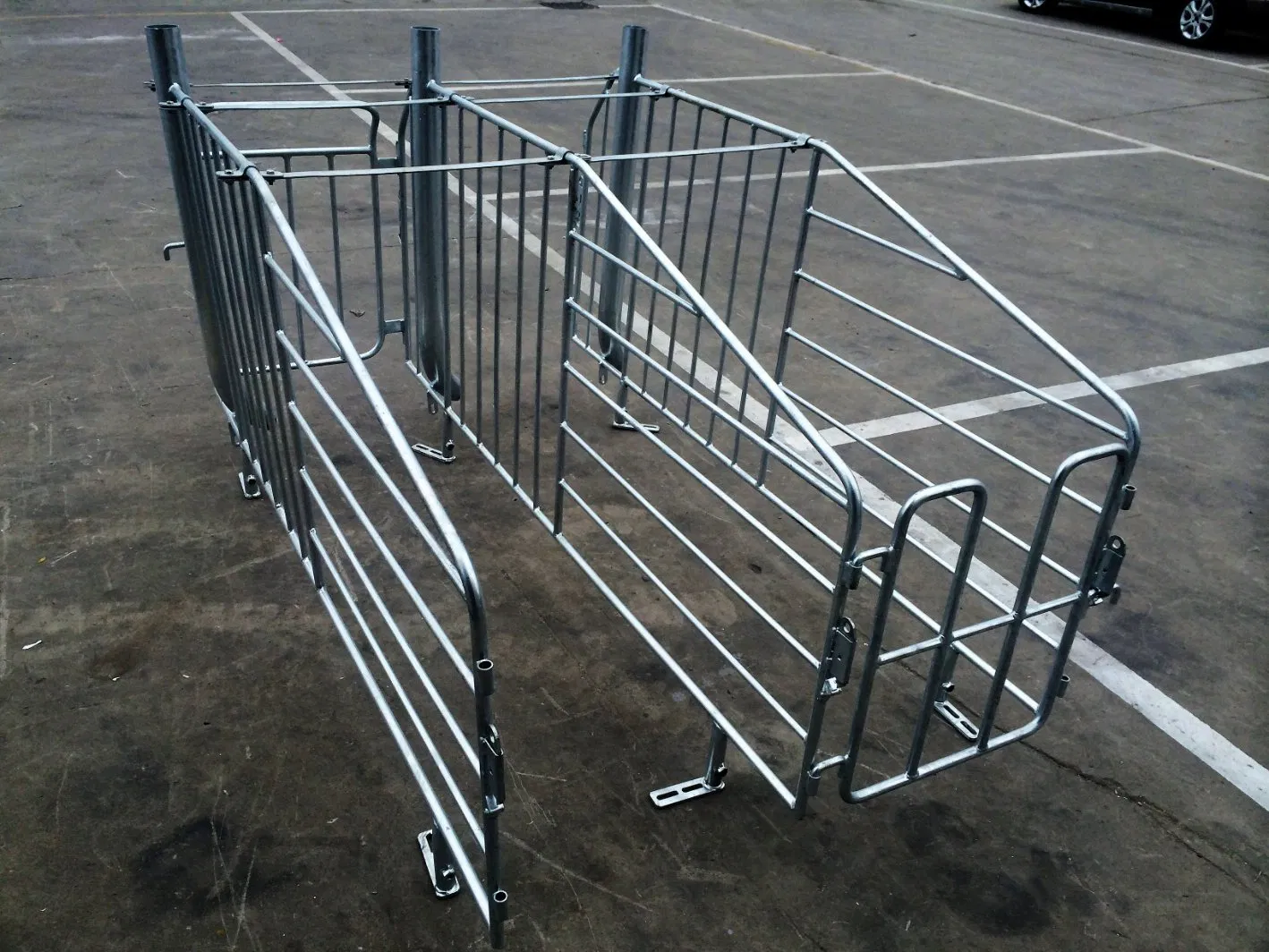 Agricultural Livestock Poultry Farm Equipment Iron Farm Fence Limited Crates