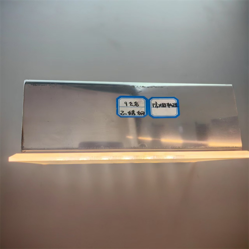 Factory Custom 15cm Extra-Large Roll up Gate Component Track Guide Galvanized Steel Roller Rail