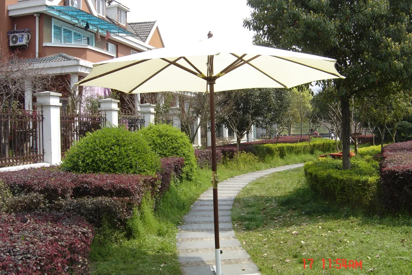 Patio Garden Large Commercial Wooden Parasol Dia. 300cm with Crank