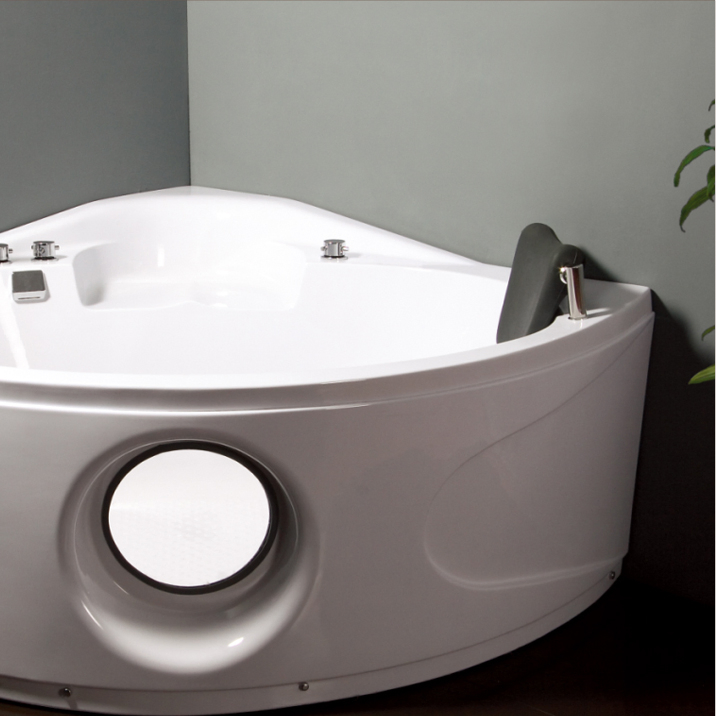Угловая акриловая ванна с гидромассажем