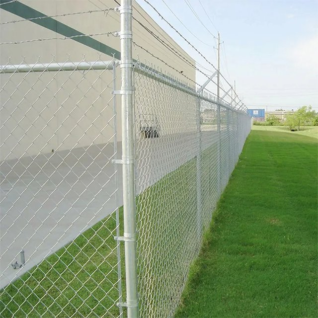 High Iron Steel Security Fence Hot DIP Galvanized 6FT Cyclone Chain Link Fencing Top with Barbed Wire