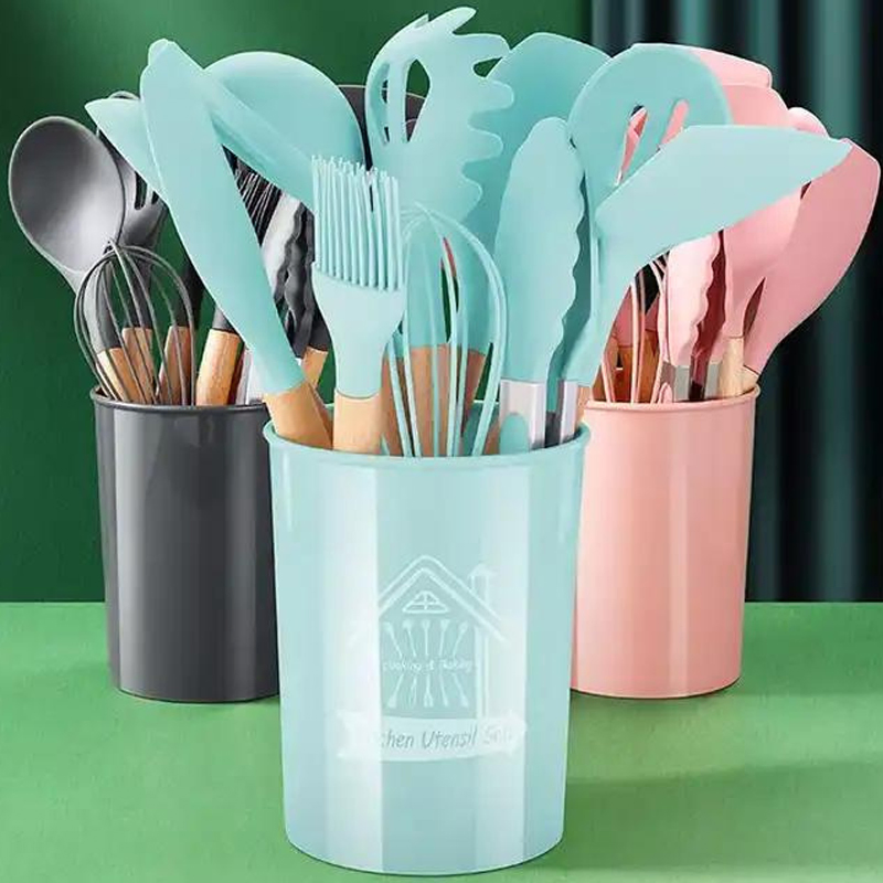 Wholesale Kitchen Utensils Wooden Handles Silicone 12 Pieces Kitchenware