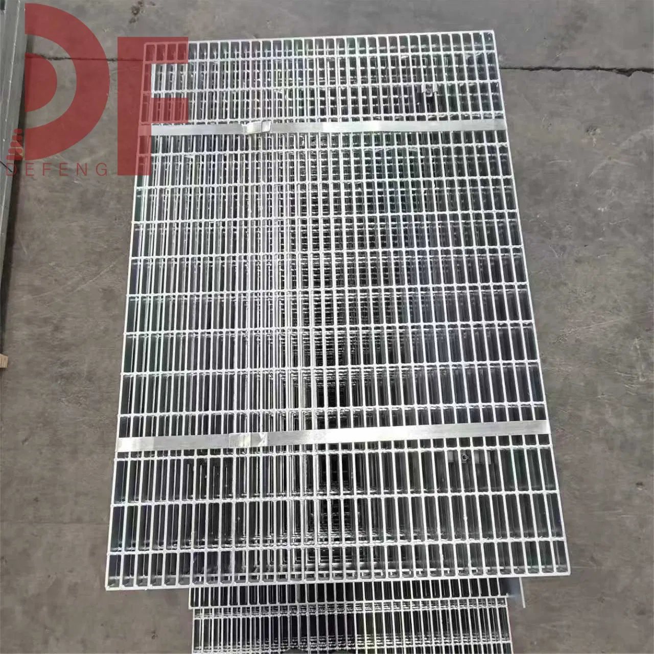 High-Performance Galvanized Steel Grating - Defeng, OEM Available