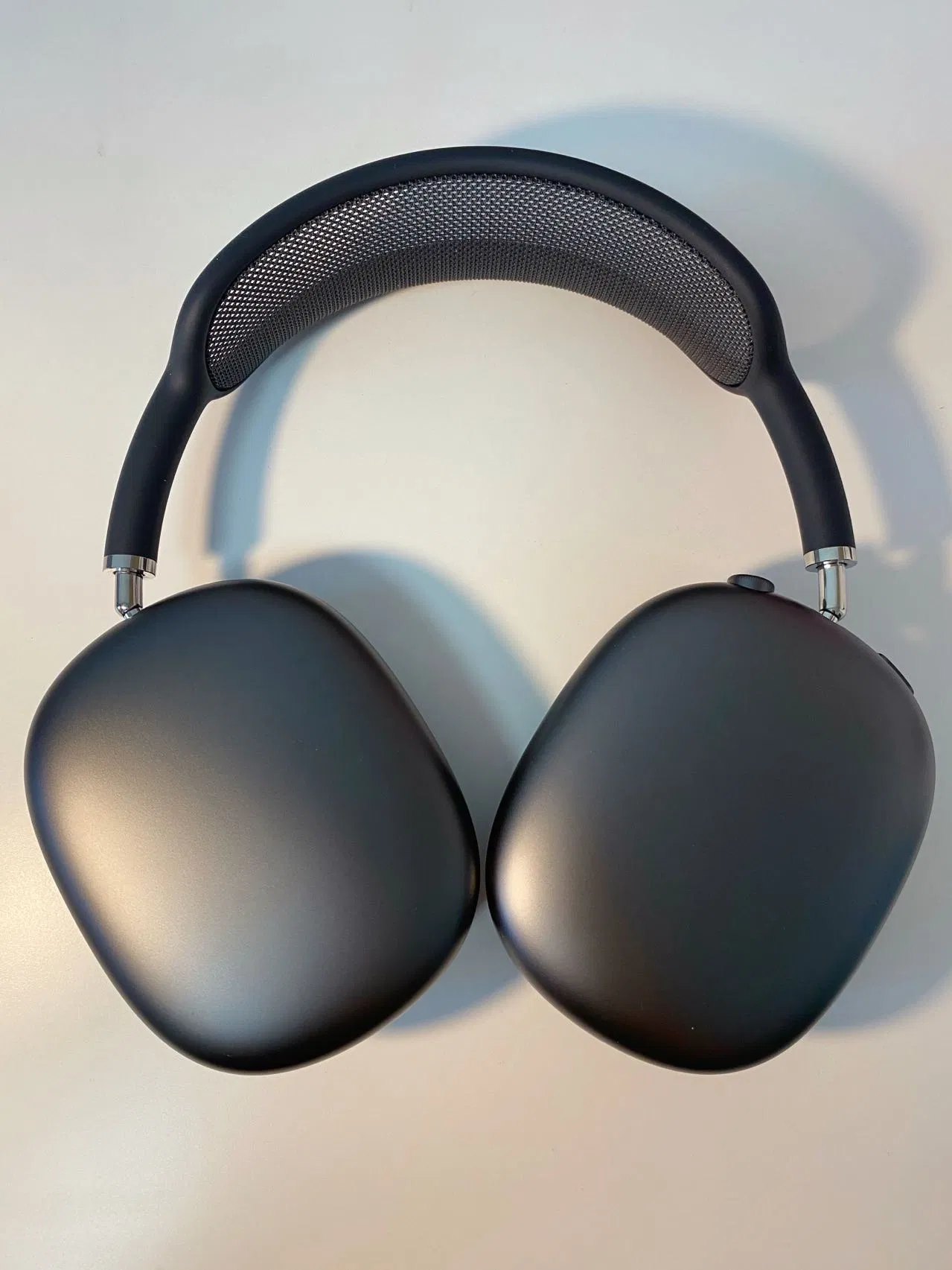 Наушники Max с шумоподавлением и пространственным звуком