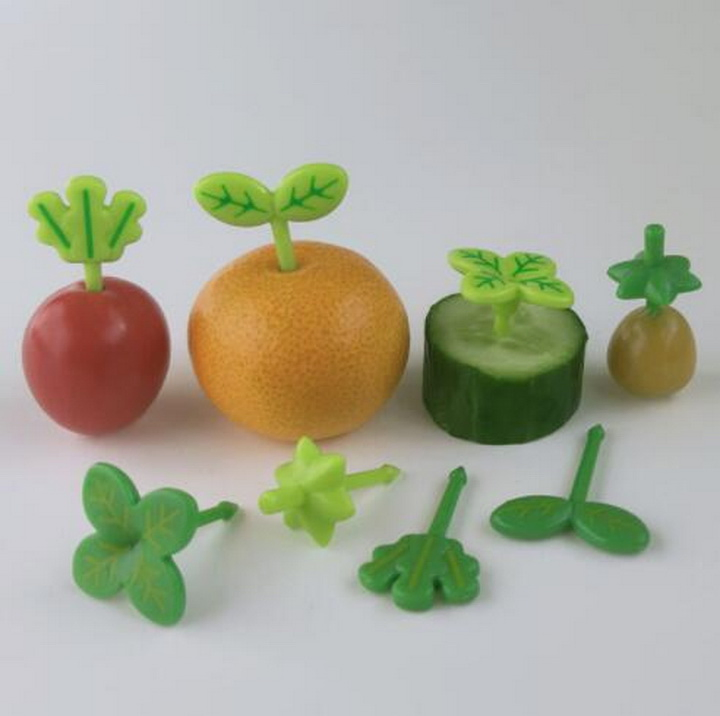New Style Four-Leaf Plastic Fruit Fork Set of 8 Pieces