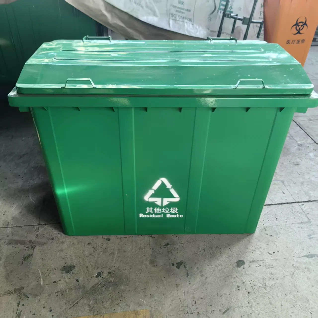 Металлическая урна 660L для эффективного сбора мусора