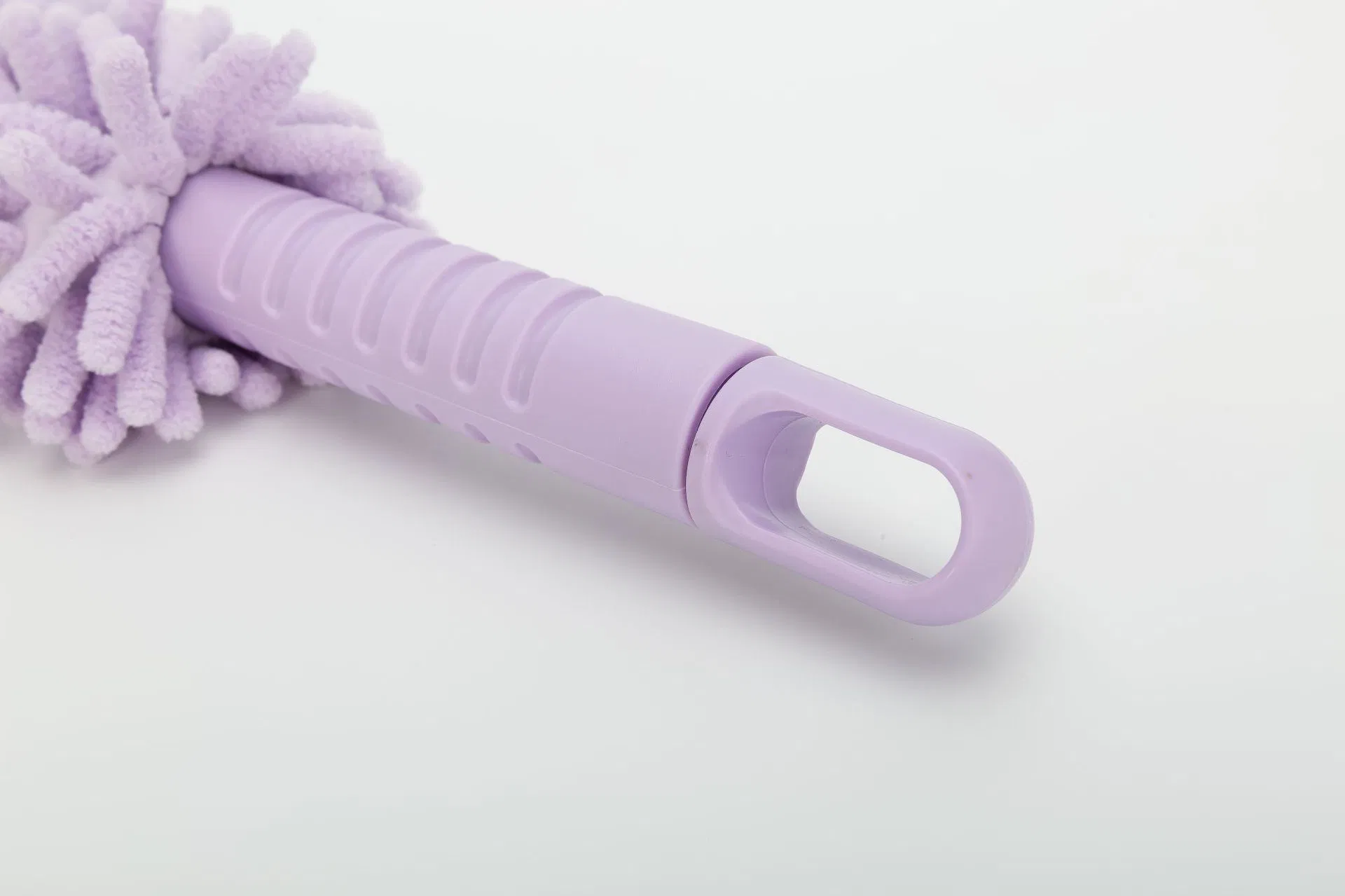 Ultra-Soft Chenille Duster for Effortless Cleaning and Dusting