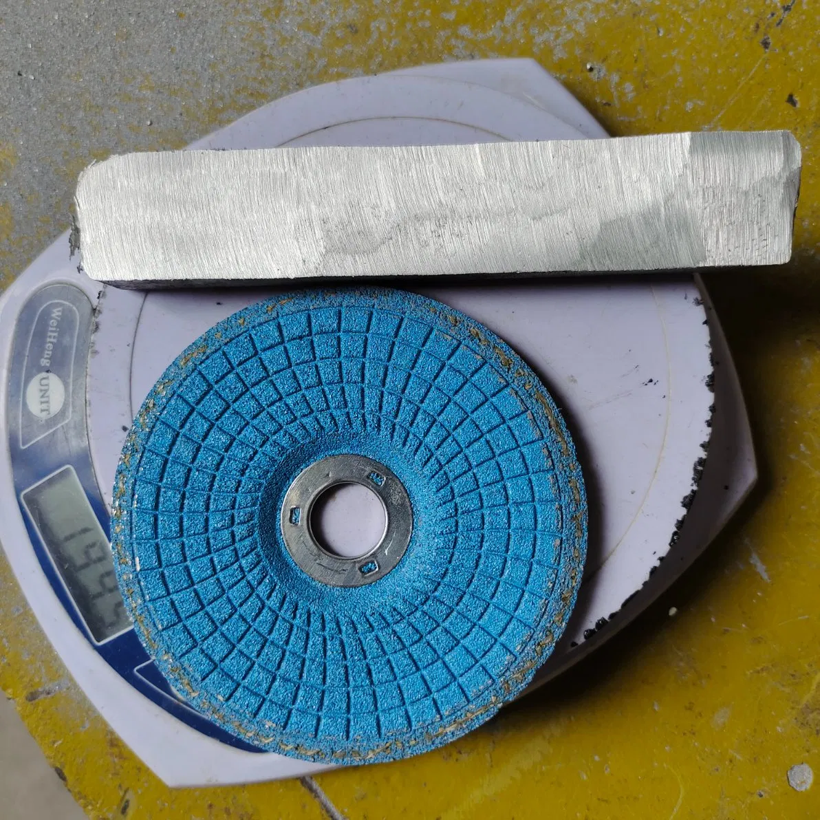 Grinding Aluminium or Aluminium Alloy, Resin Depressed Center Grinding Wheel 4"X1/8"X5/8" (100X3X16mm) Excellent Clogging Resistance and Dust Repellence