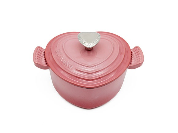 Эмалированная кастрюля с плоской ручкой