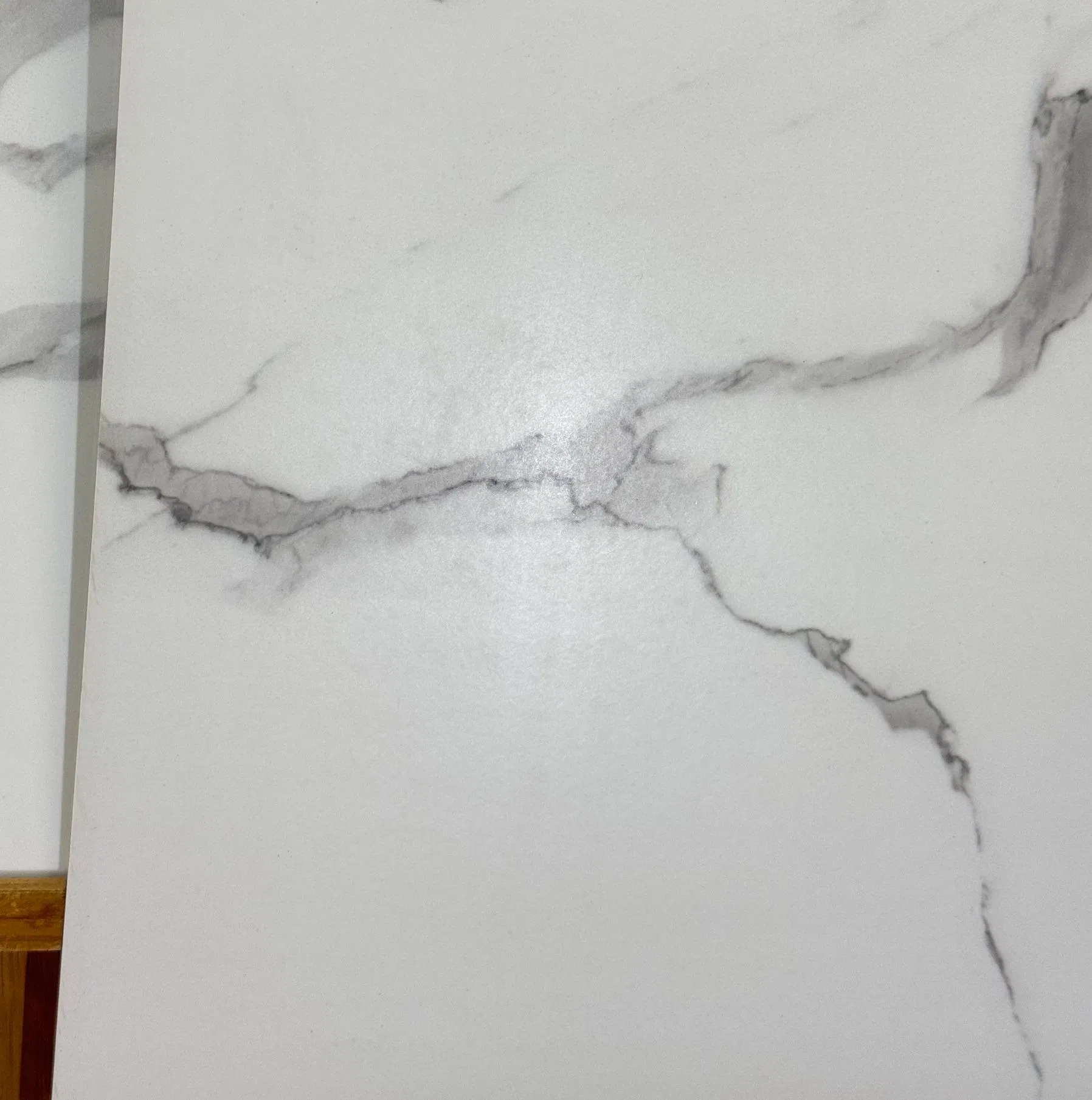 Carrara 600X600 Ceramica Porcelanato Cheap Ceramic White Floor Tiles with Satin Surface