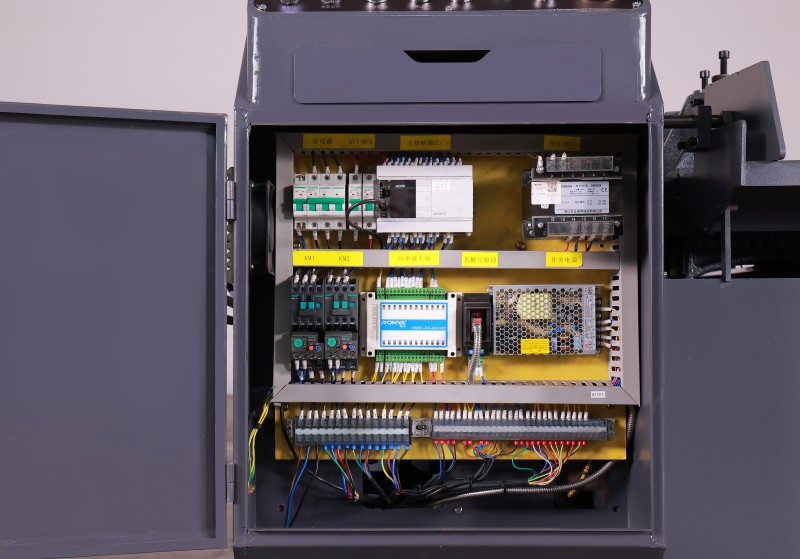 Станок ленточнопильный гидравлический по металлу HX-260G