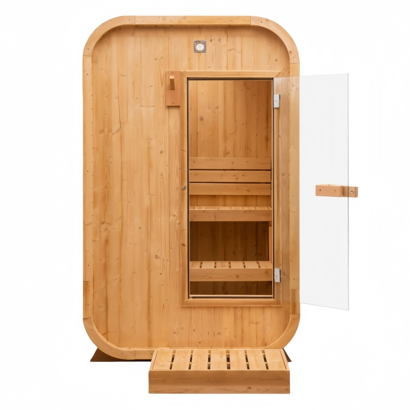 Семейная уличная сауна с душем из натурального дерева