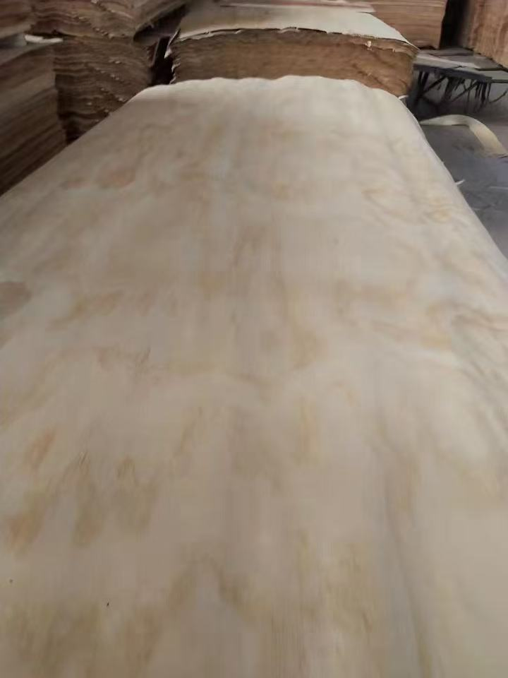 Premium Quality Pine Veneer Sheets for Plywood Manufacturing