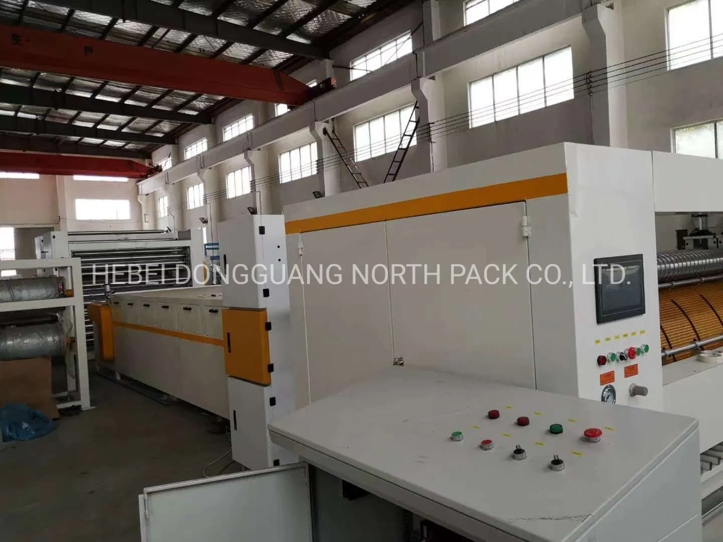 Automatic honeycomb paperboard making production line