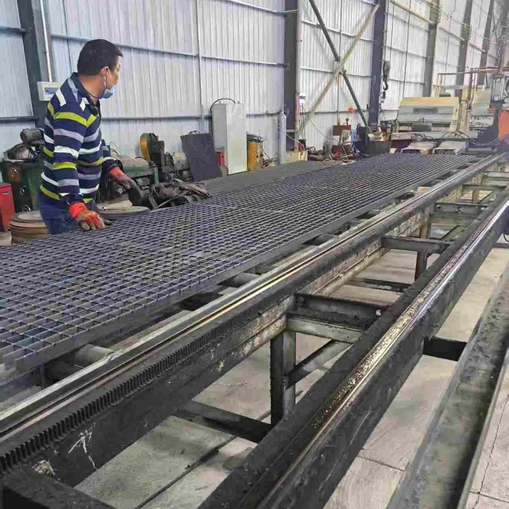 China Factory Galvanized Q235 Material Drain Dense Welded Steel Grating for Pier