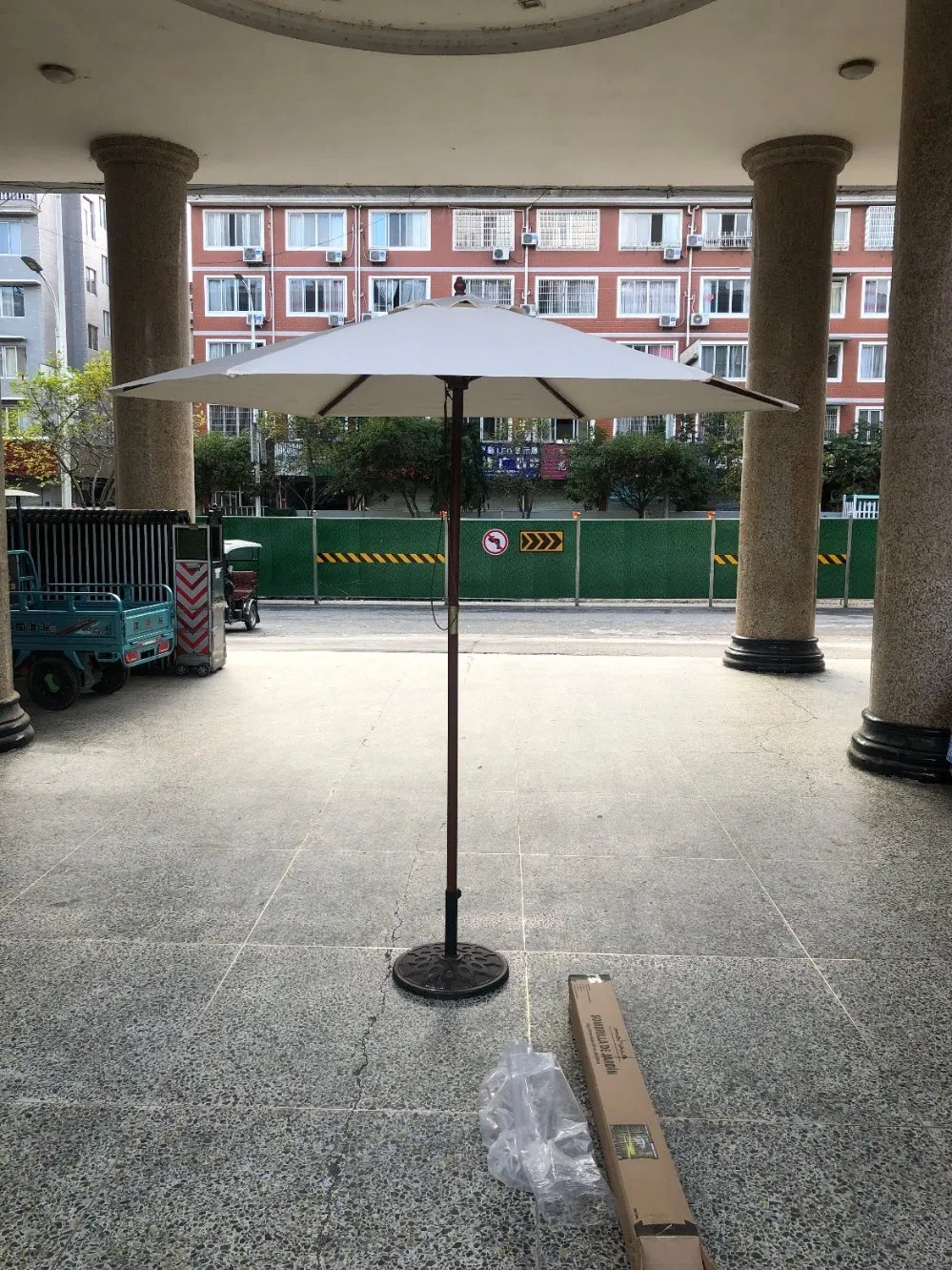 Деревянный садовый зонт-парасоль круглый 2.5м