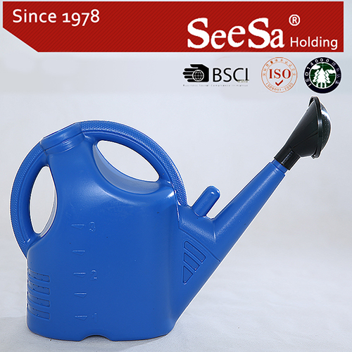 Hot Sold 12L Plastic Garden Household Water Pot Watering Can