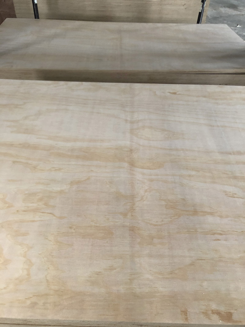 Сосновая фанера E1 18мм C/D