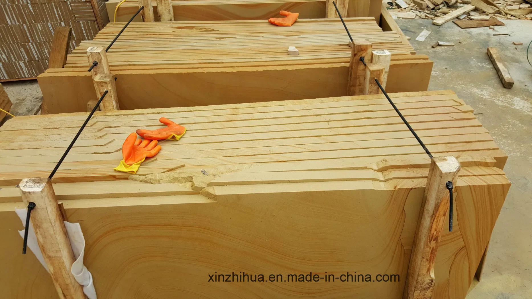 Yellow/Gold/Beige/Cream/White Wood Vein Sandstone Slabs Honed/Mushroom/Bushhammered for Wall/Cladding/Exterior