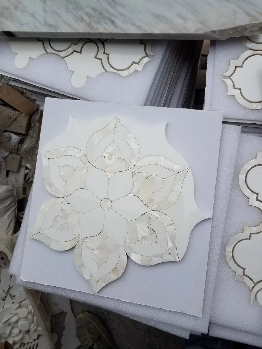 Белые мраморные мозаичные плитки для ванной