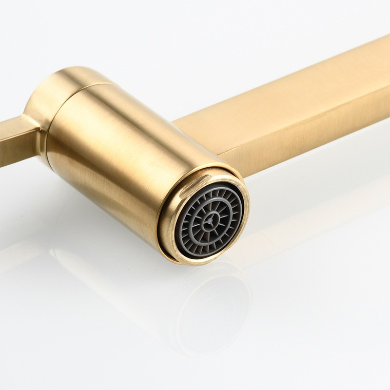 Стильный настенный смеситель из латуни с двумя рычагами