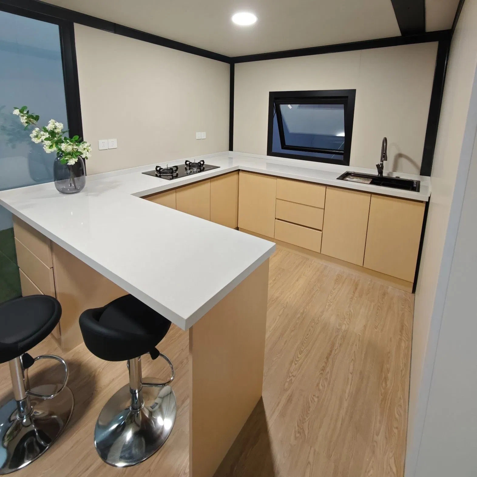 Prefab Mobile Folding Pod Container House Mini Mobile Modular Homes Price Design Prefabricated Expandable Garden Shipping Container House with 2 Bedroom