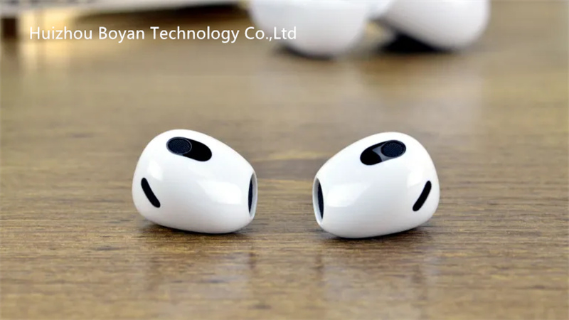 Беспроводные наушники с шумоподавлением и Siri