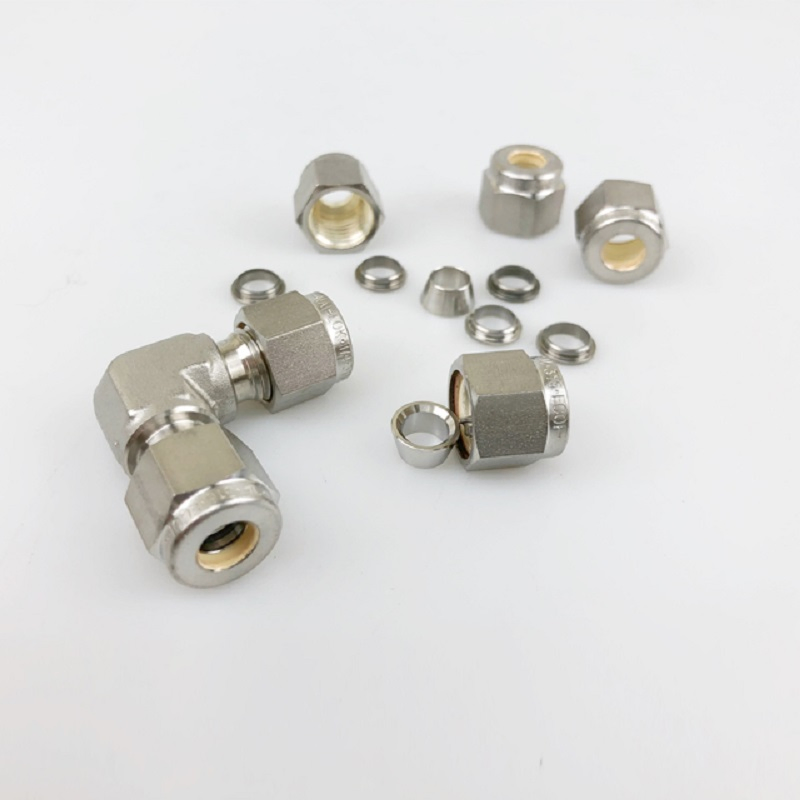 Nai-Lok 316 Stainless Steel Double Ferrule Compression Tube Fittings Reducing Union 1-1/2 in. X 1 in. Tube Od