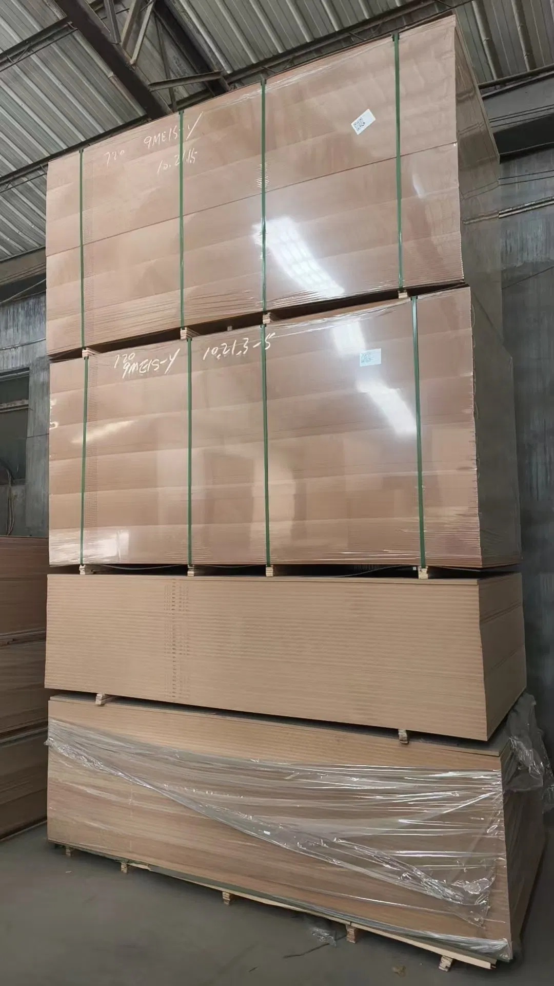 High Density Plain Laminated Wood MDF Board for Europe