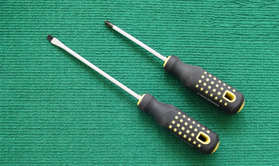 Ultimate Multi-Use Screwdriver for DIY Projects and Repairs