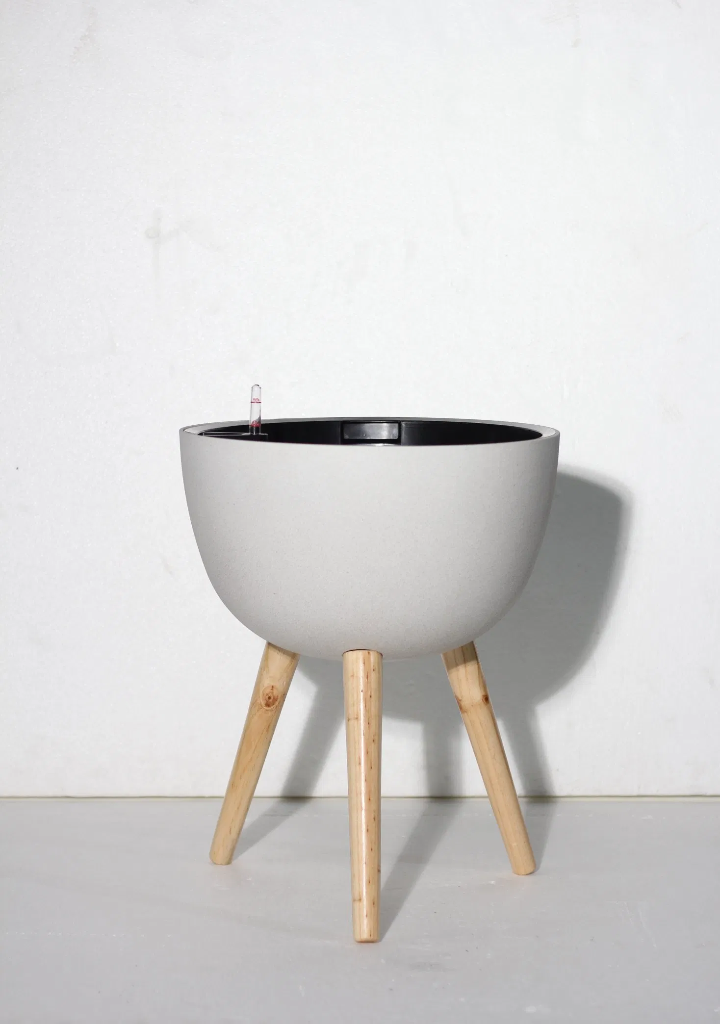 Plastic Flower Pot with Self Watering System for Home Decoration