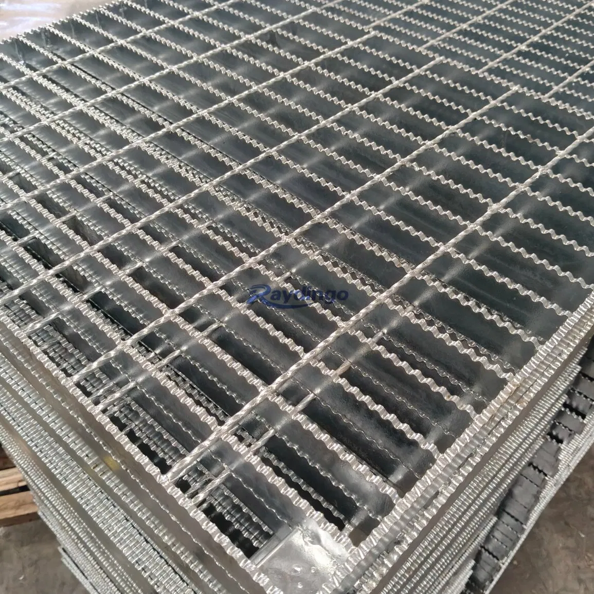 High-Quality Custom Steel Grating Platforms for Building Applications