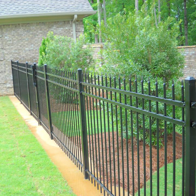 China Supplier Black Metal Tubular Backyard Cast Iron Fence