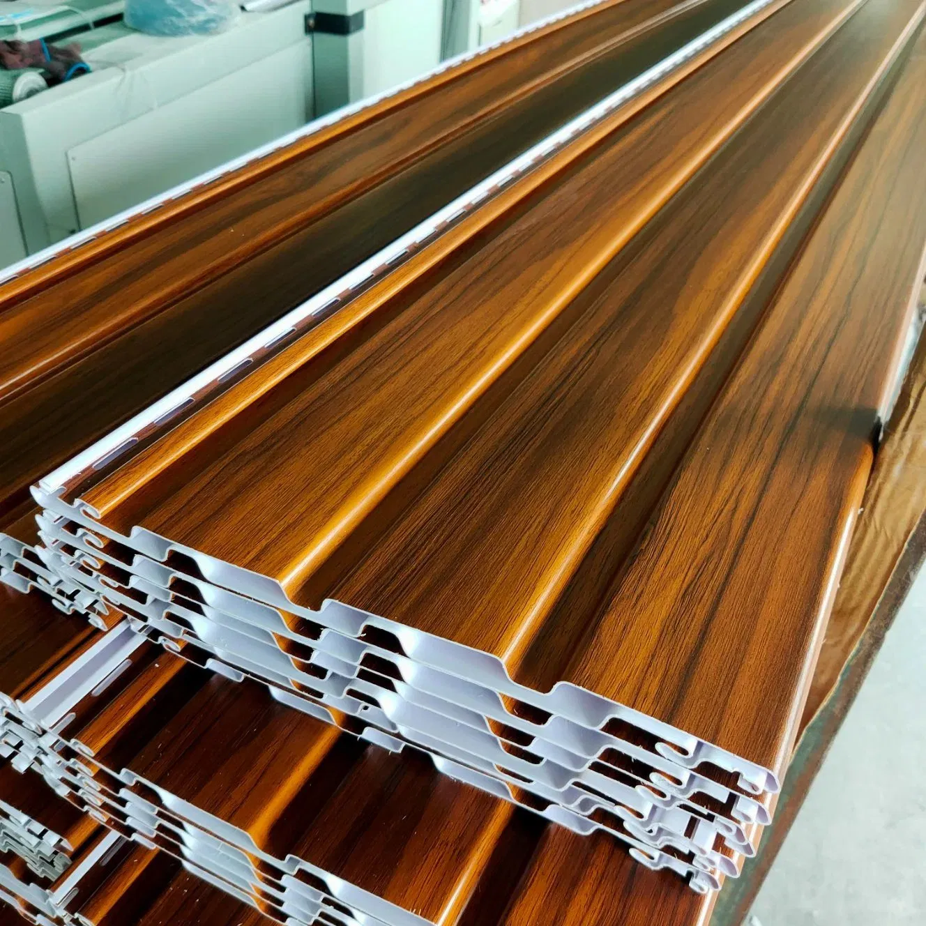 Laminate Wood Ceiling Exterior Soffit Wall Ceiling Board for Roof Decor