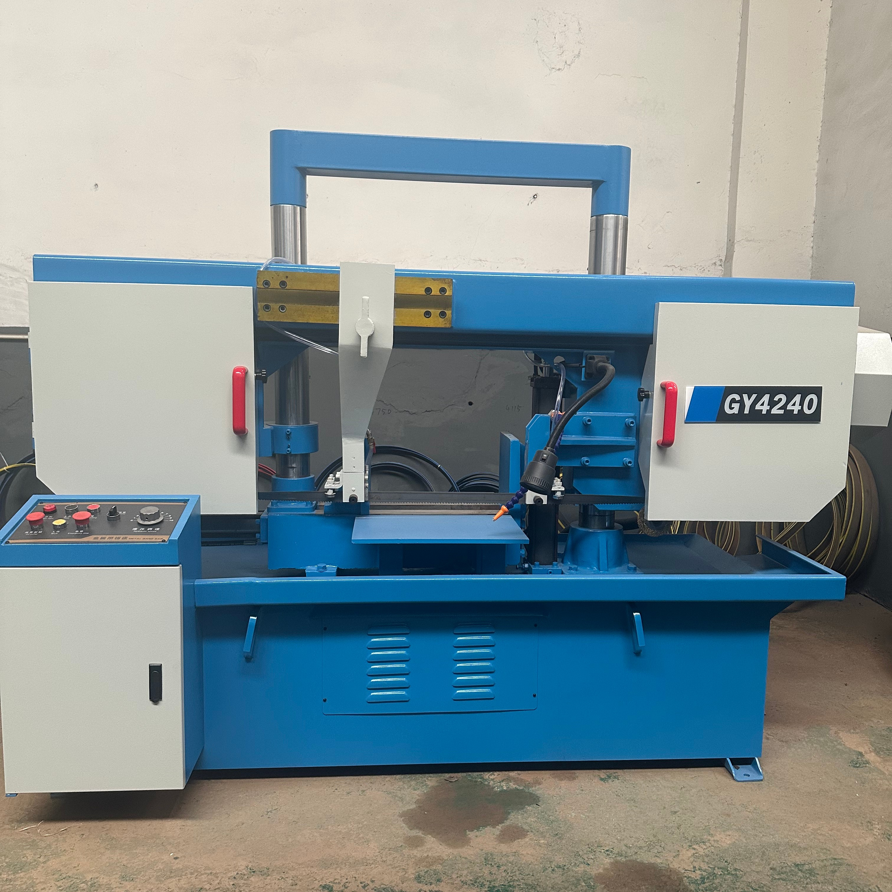 Ленточная пила по металлу ручная с редуктором