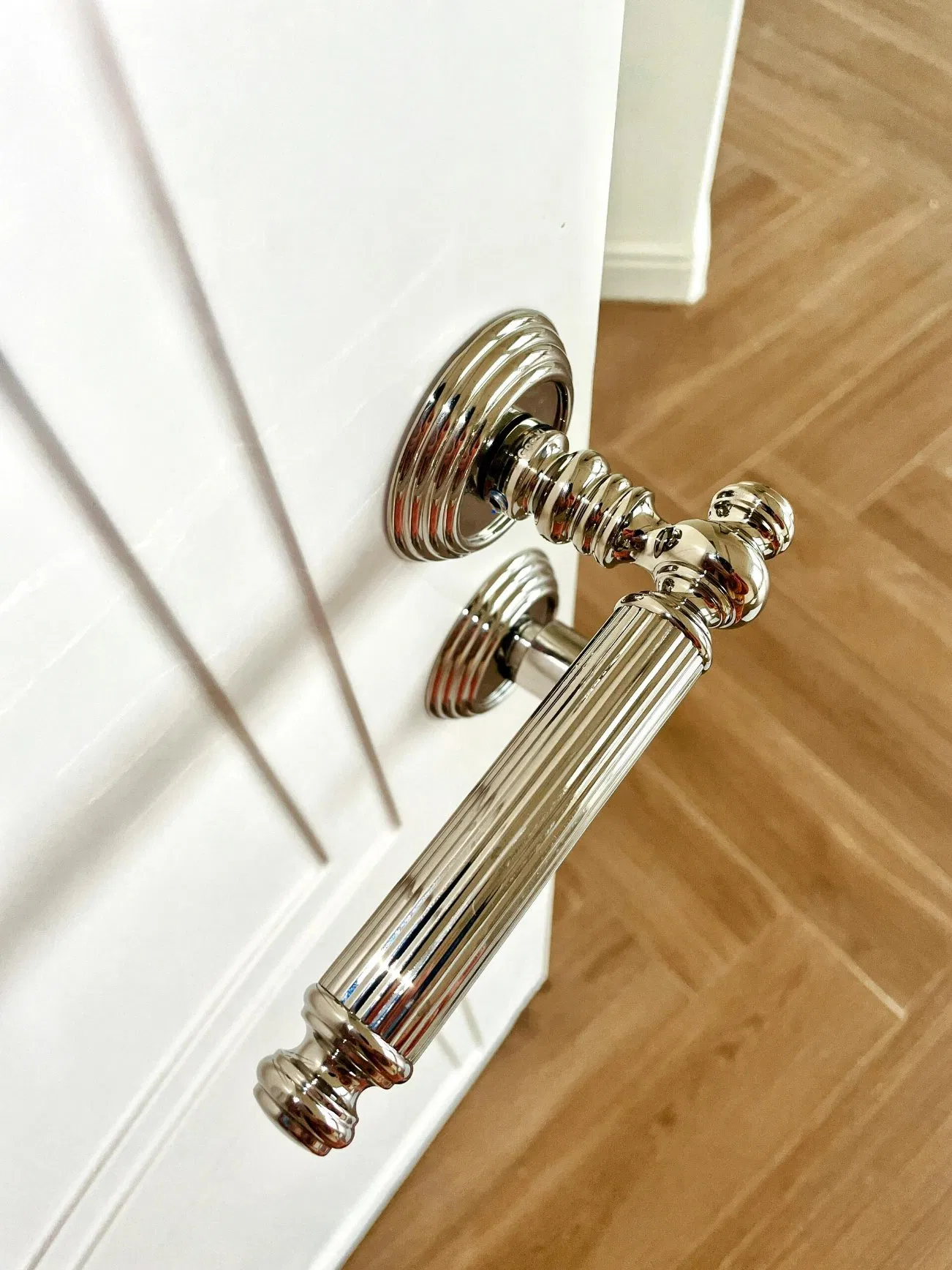 Modern Design Hotel Wood Door Painted Grade Finish 20 Minute Fire Rated Solid Core MDF Material Side Opening Fire Prevention