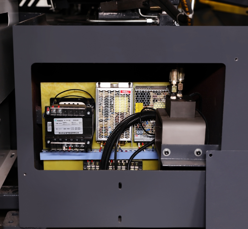 Ленточная пила по металлу автоматическая горизонтальная 330 мм