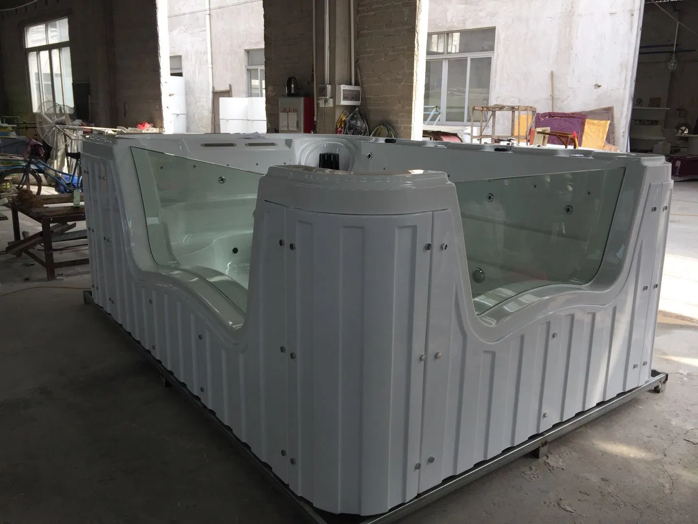 Детская акриловая ванна с гидромассажем и водопадом