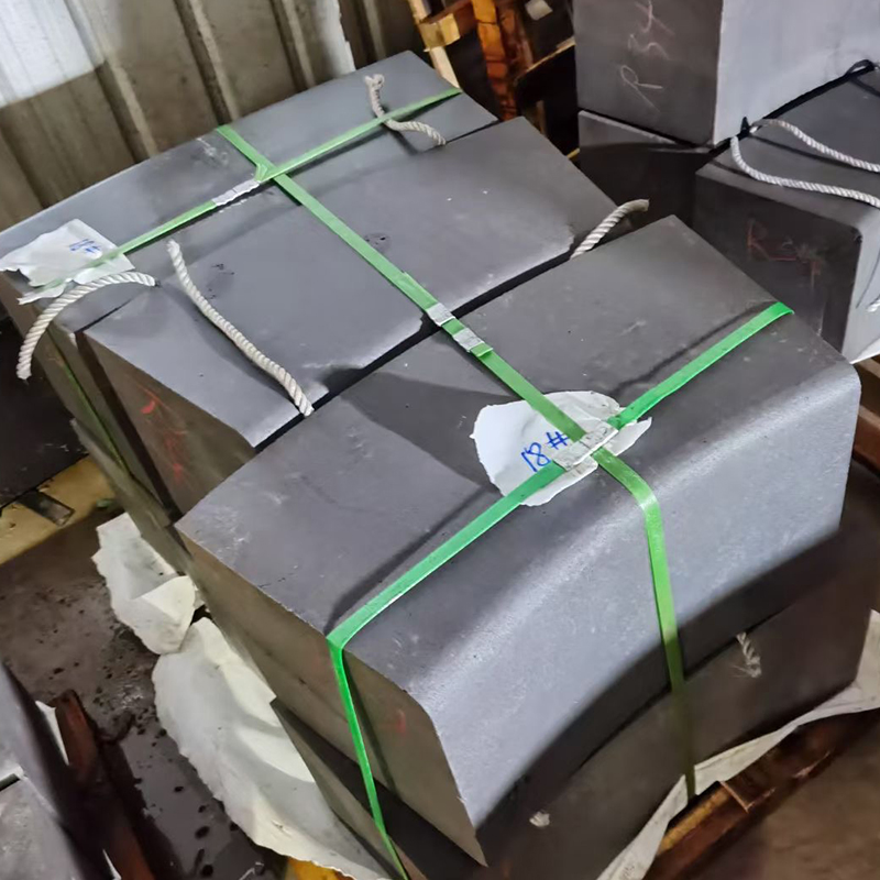 Hainan Black Bluestone Honed/Rough Honed Basalt Paving Flagstone/Tiles/Kerbs for Garden/Villa Project Price