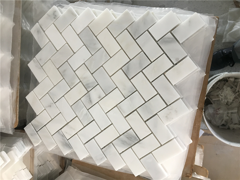 White Marble Mosaic Tile in Special Shape