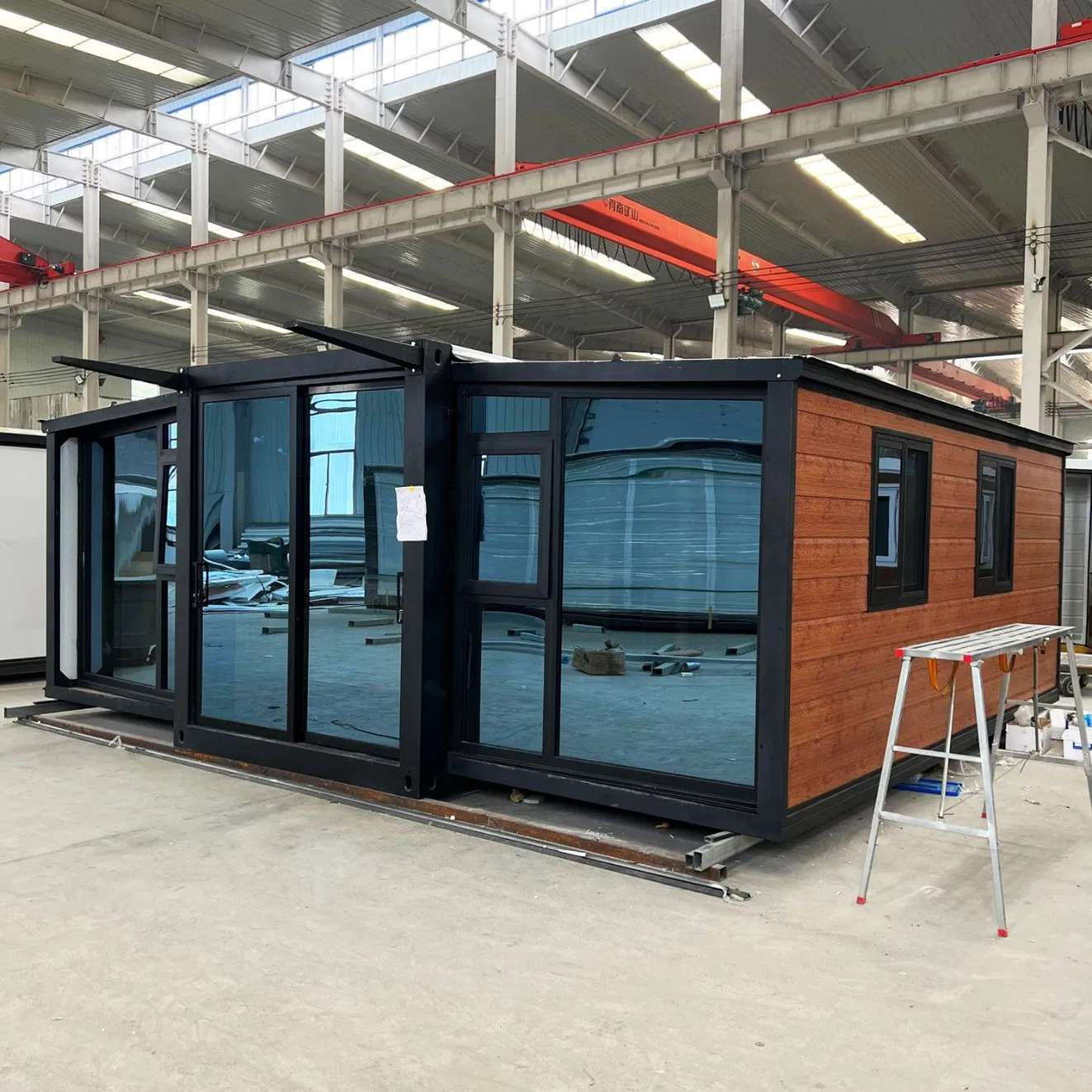 Double Wing Mobile Packaging Box for Construction Site Homestay Housing