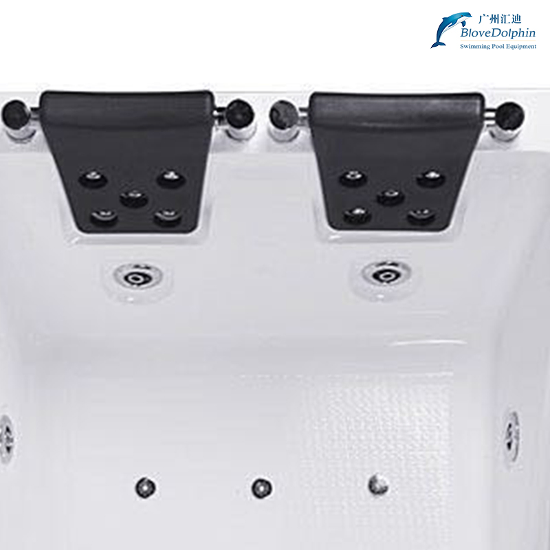 Двухместная акриловая гидромассажная ванна Roewebath