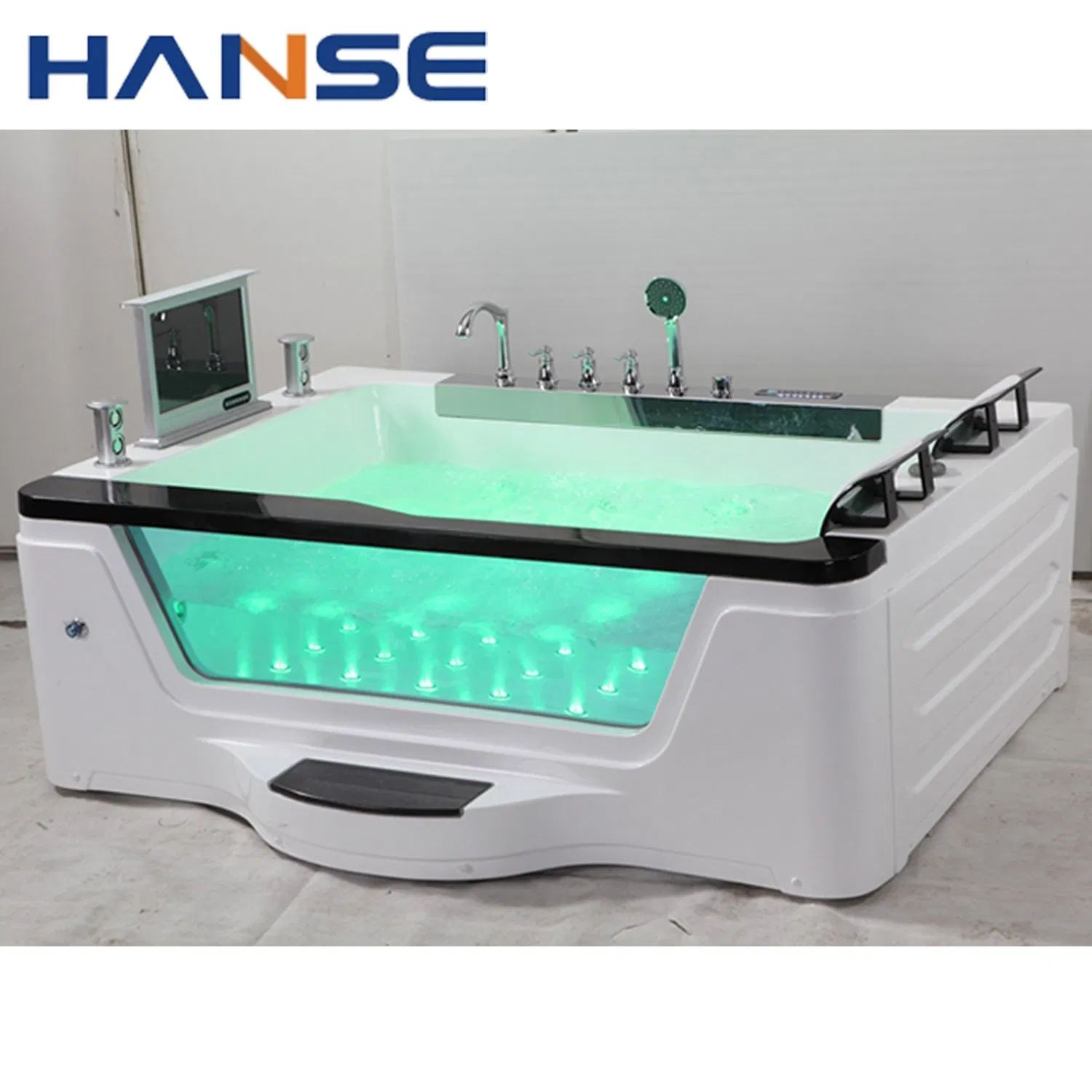 Массажная ванна с гидромассажем в европейском стиле