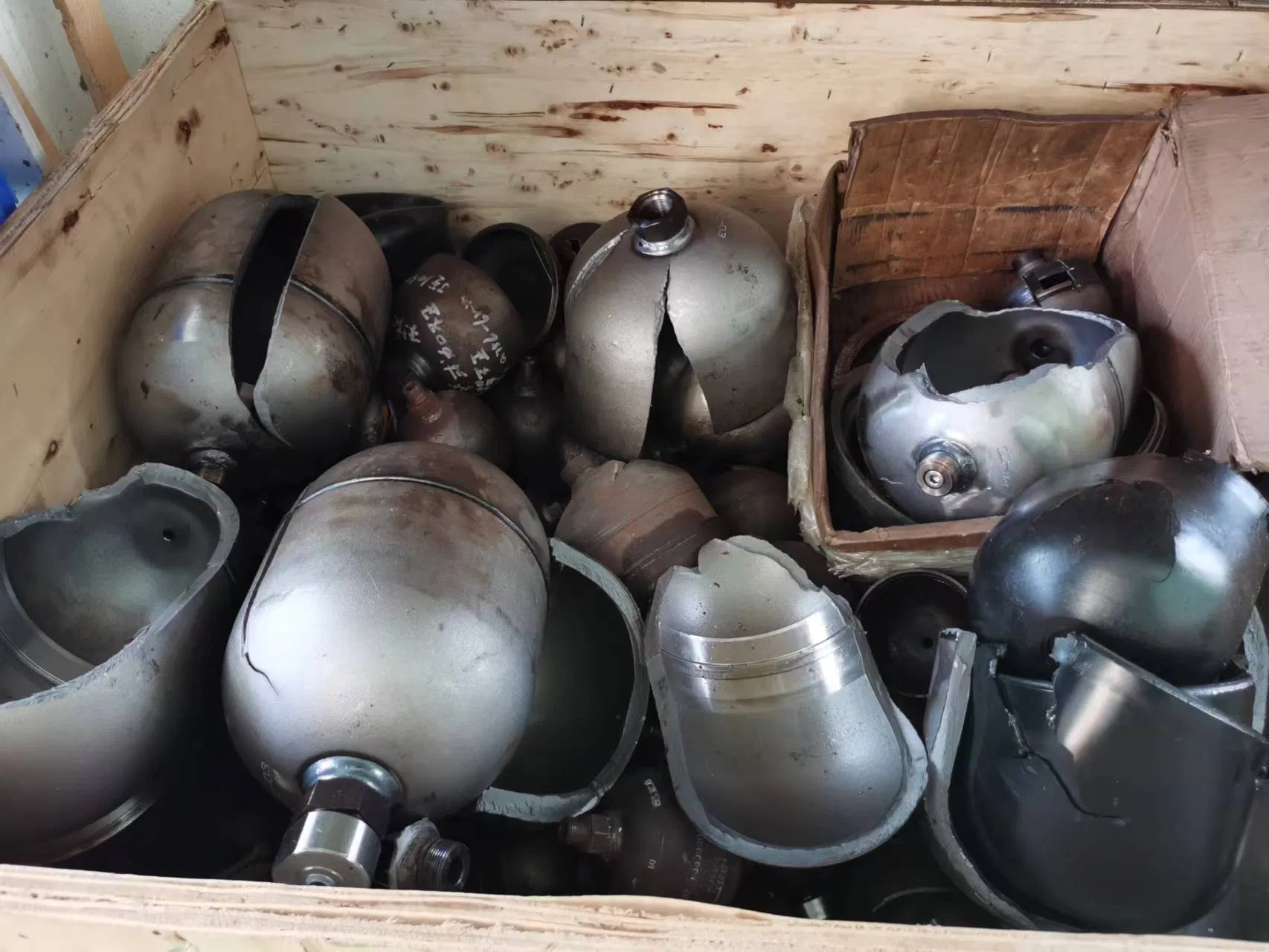 2.0L Hi Pressure Hydrolic Diaphram Accumulator for Windpower & Agricultral Machinery