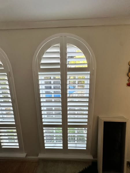 76mm Slat Pure White Color Beautiful Shaped Shutter