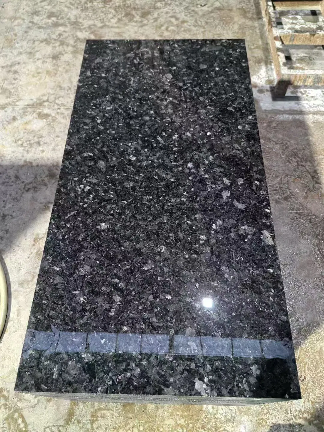Polished/Honed Granite Europen Style Angola Black Monument Headstone Tombstone