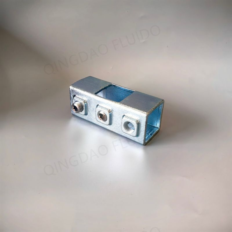 Galvanized Square Pipe Connector with 5mm Wall Thickness in Malleable Iron