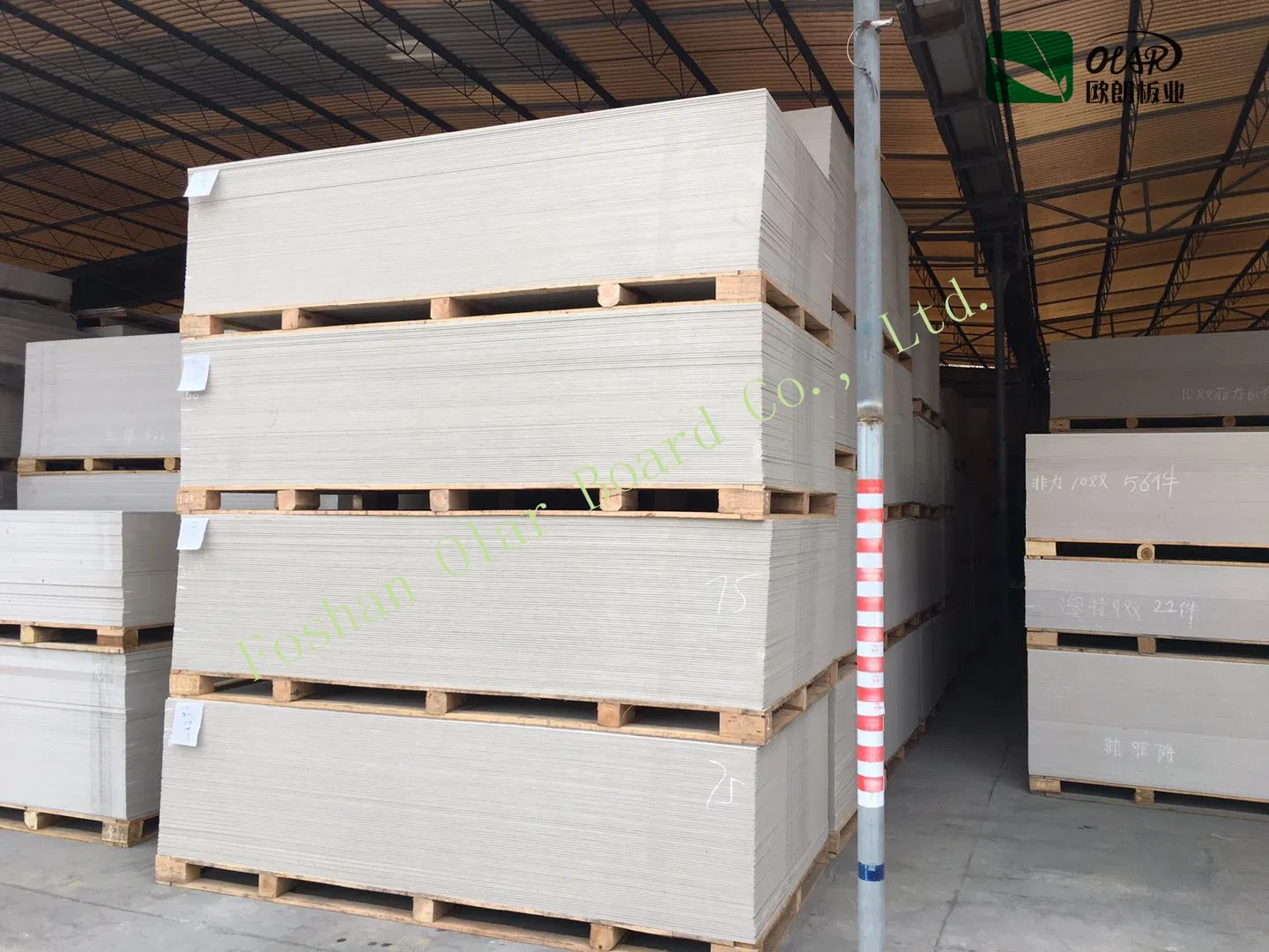 Ceiling Partition Light Weight Moisture-Proof Fireproof Calcium Silicate/ Fiber Cement Board